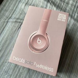 beats solo 2 headphones rose gold!